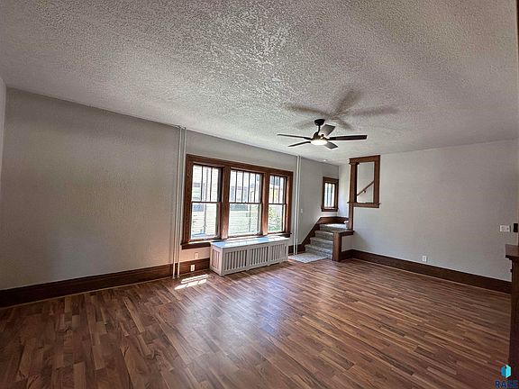 5th image of 417 N Estey St