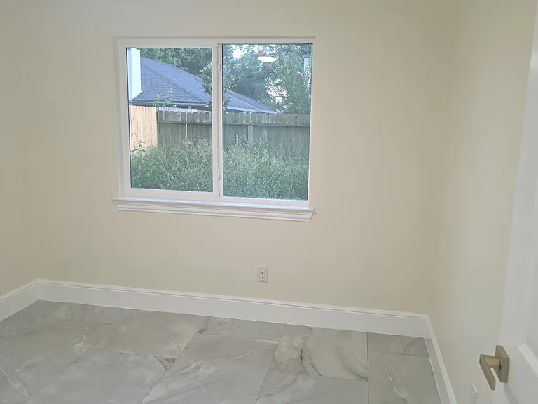 17511 Davenway Dr — Photo 42
