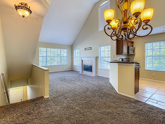 5th image of 13703 N Richmond Park Dr #1806