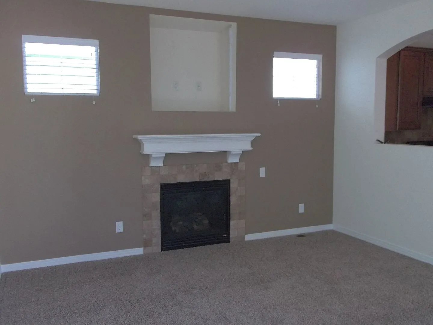 Comfortable & Roomy 3 Bedroom Home Available August 10 — Photo 2
