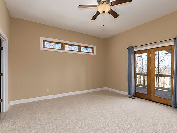 5th image of 1025 High Vista Dr