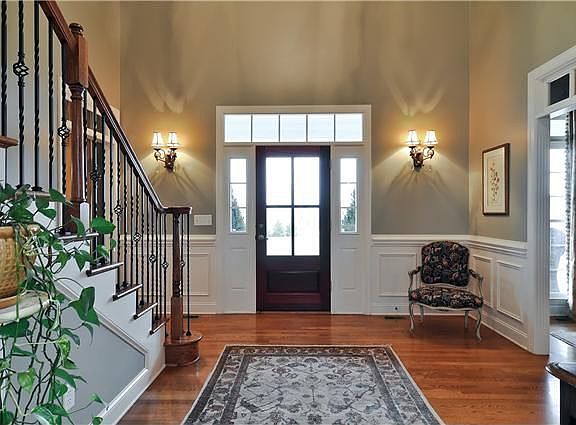 4th image of 2100 Summer Hill Cir
