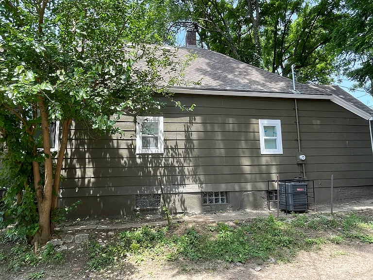 2915 Wabash Ave — Photo 18