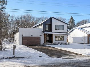 670 Inca Ln, New Brighton, MN 55112