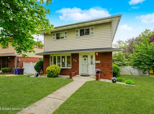 68 Trent St, Staten Island, NY 10308