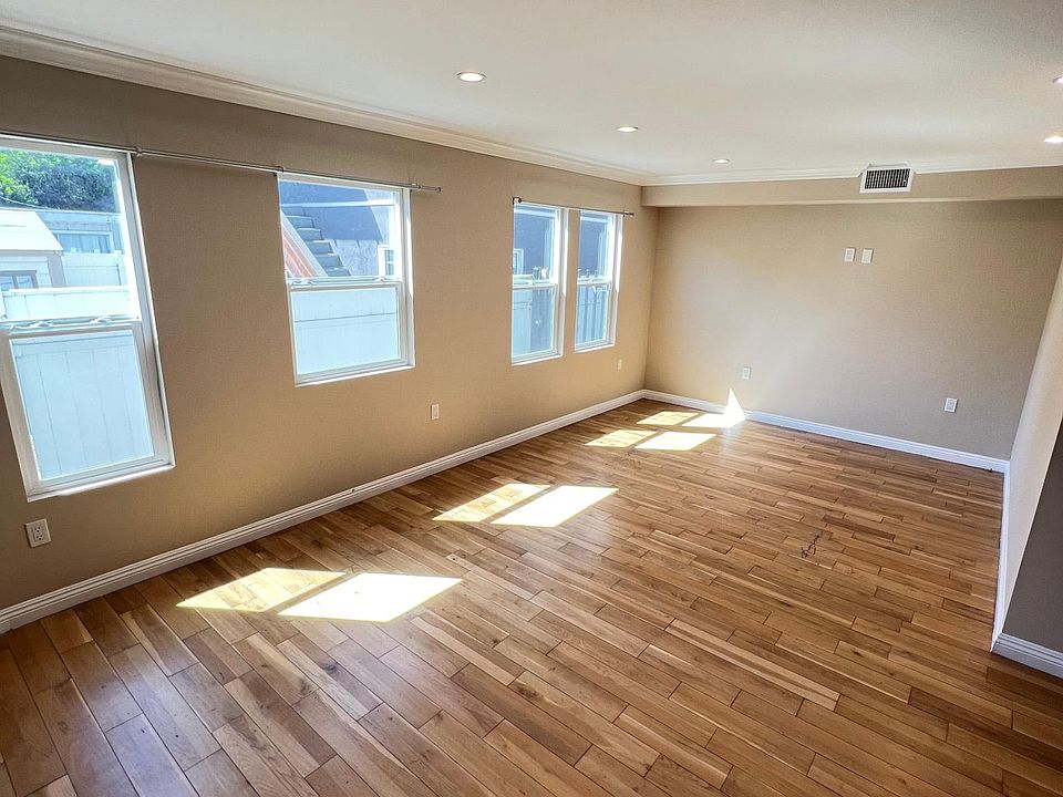 1st image of 2467 Barry Ave