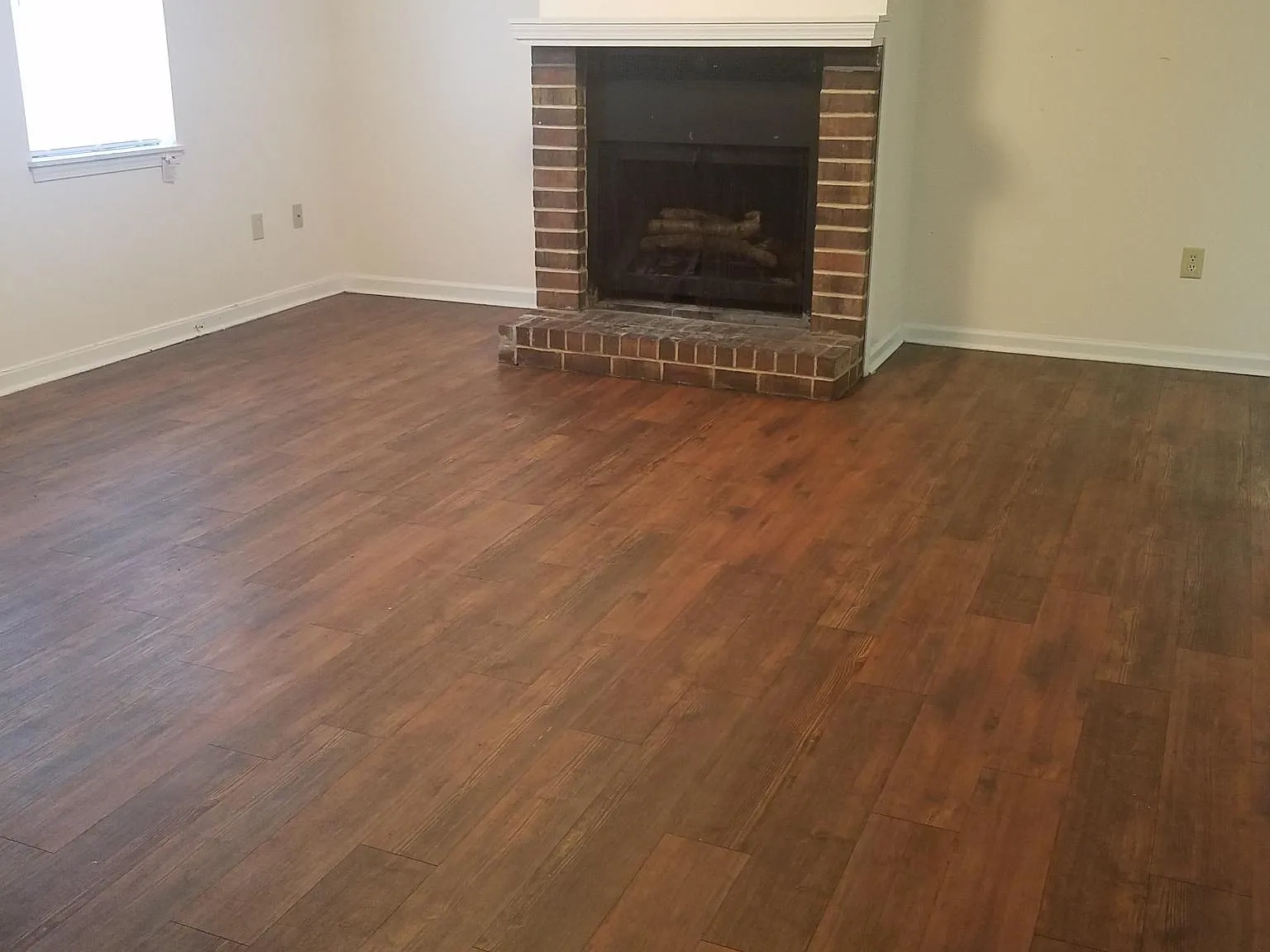 2 bed, 900 sqft, $995 — Photo 2