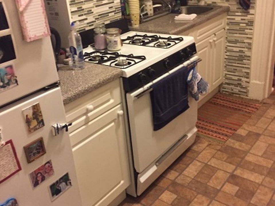 2nd image of 409 W 50th St APT 5D