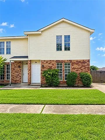 311 Meadows Dr — Photo 1