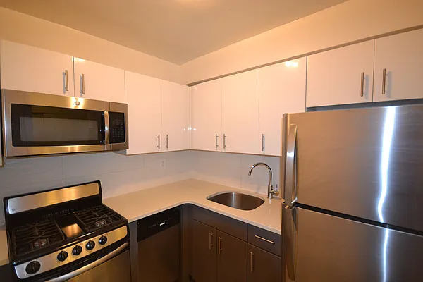 Rented by Silverstein Collection LLC  | media 8