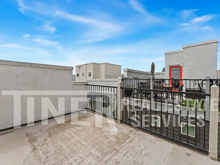 266 Box Ln — Photo 2