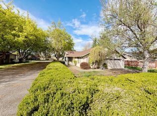 445 Midway Rd, Medford, OR 97501