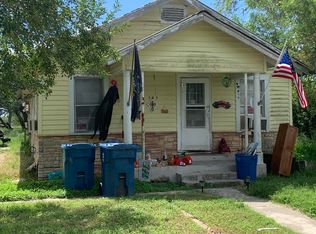 101 Palm Rd, Refugio, TX 78377