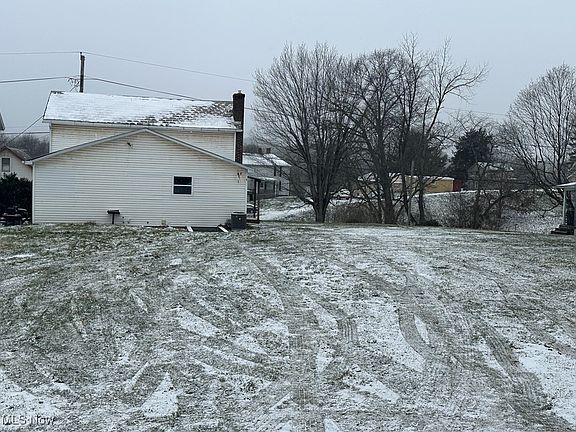 2nd image of 45580 Summit Ave