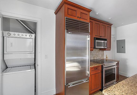 5th image of 151 E 80th St APT 2D