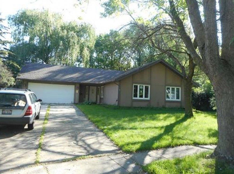 1st image of 1109 Arlington Ct