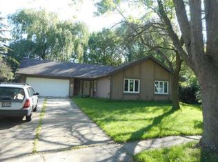 1109 Arlington Ct, Hanover Park, IL 60133