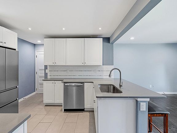 5th image of 5417 Cannas Dr
