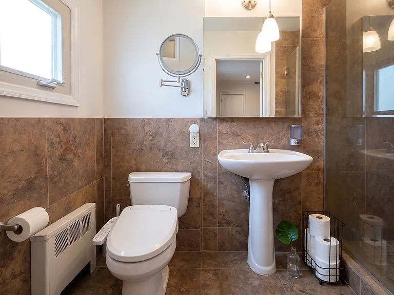54 Jerome Ave — Photo 27