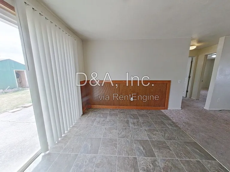 2536 Newton St — Photo 3