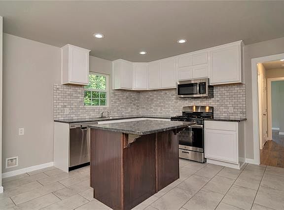 5th image of 3512 Bewley St