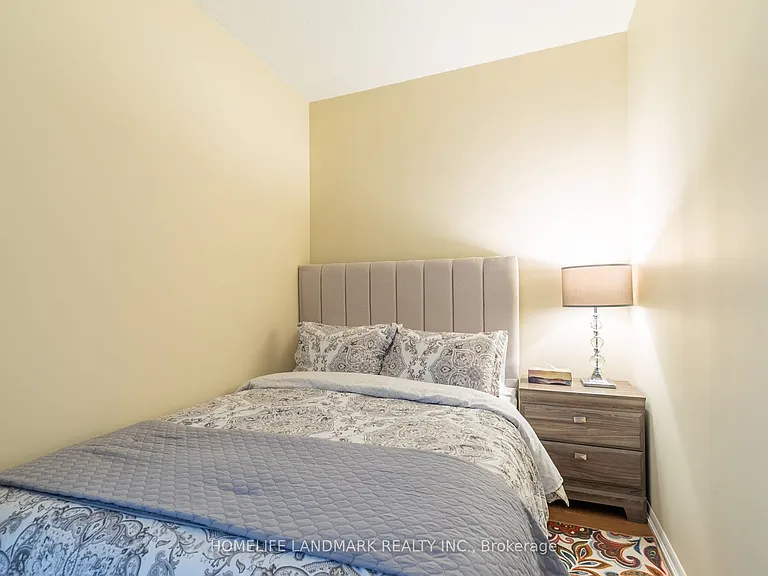832 Bay St #204 — Photo 11