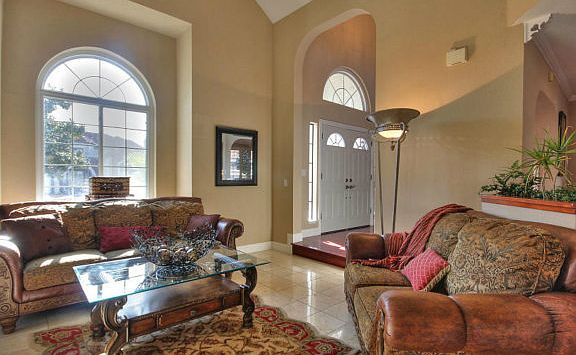 4th image of 1099 Petroni Way
