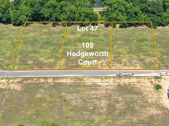 2nd image of 105 Hedgeworth Ct