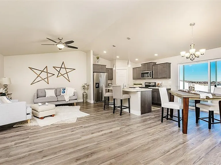 2321 Gleneagles Blvd #1 — Photo 8
