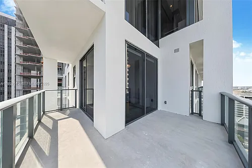 11 NE 6th St #3209 Photo 1