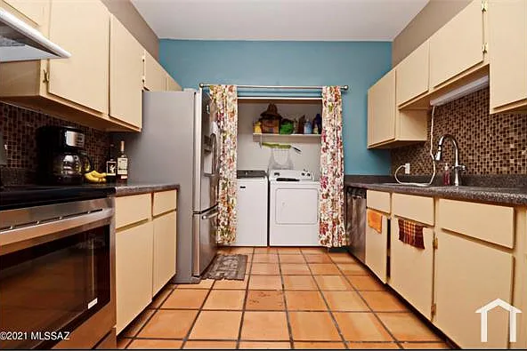 2011 W Bramburgh Ct — Photo 5