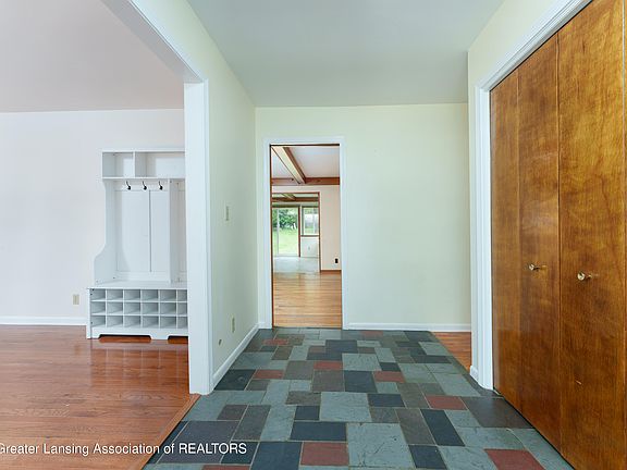 3rd image of 1874 Birchwood Dr