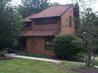 8289 Thompson Run Rd, Pittsburgh, PA 15237