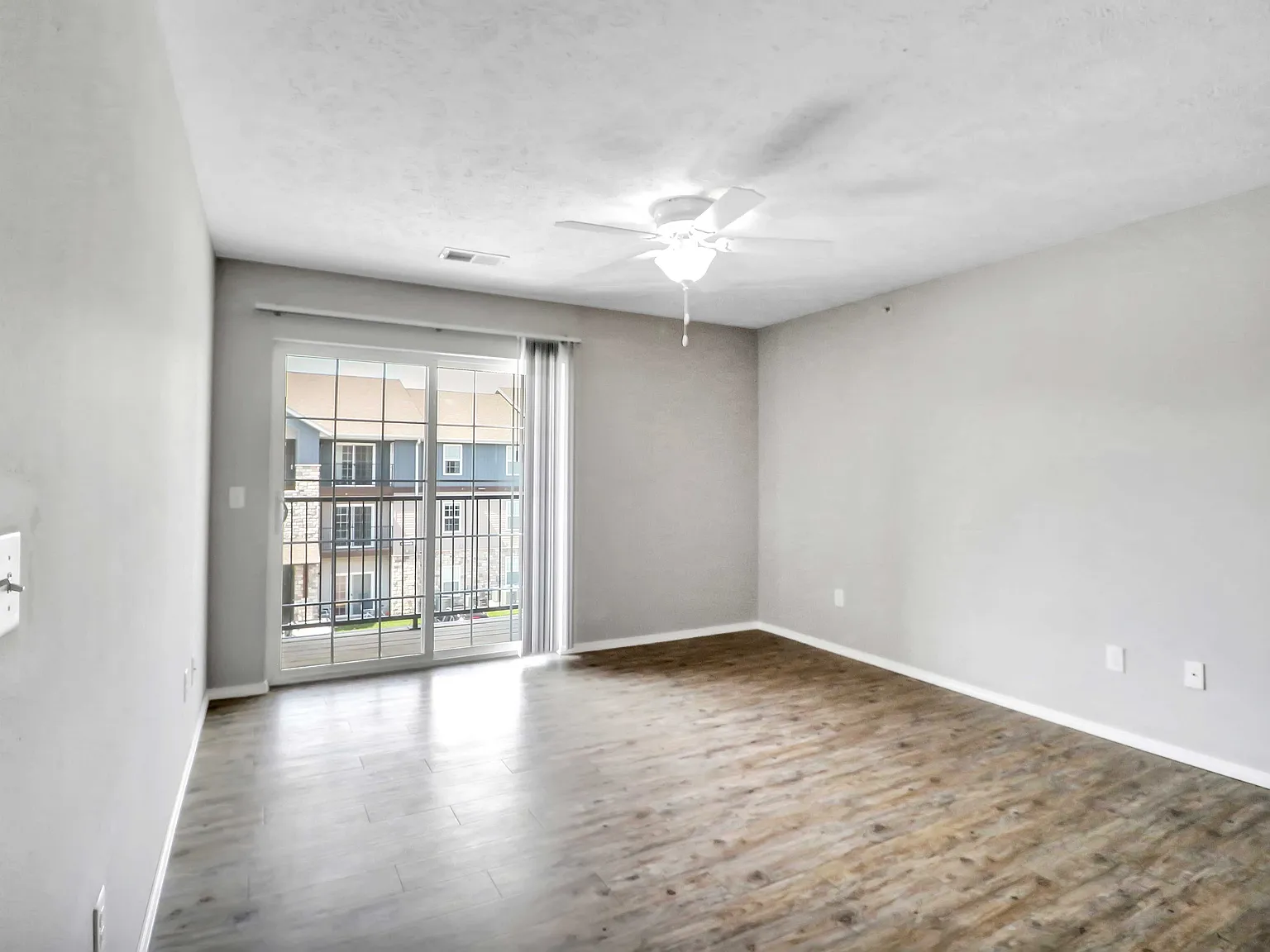 Golden Pond Apartments — Photo 4