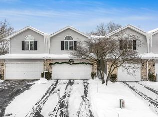 8301 Highpoint Cir UNIT B, Darien, IL