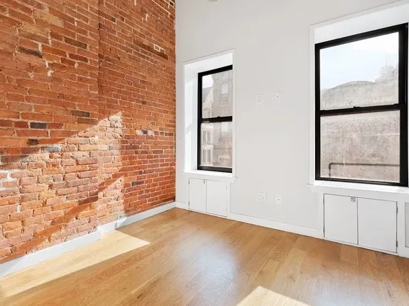 21 Catherine Street image 1 of 12