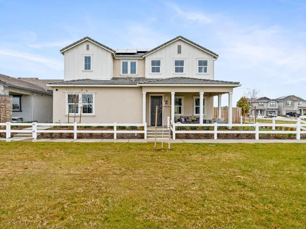 974 Dana Rd W, Madera, CA 93636