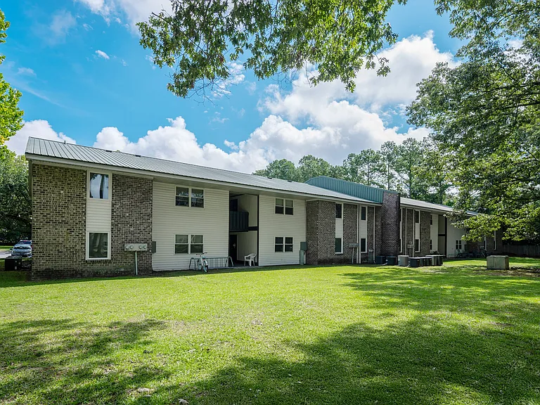 Sawbranch Apartments — Photo 35
