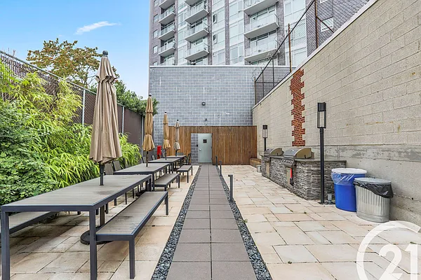Sold by Century 21 Unique Realty | media 2