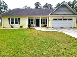 154 Scuba Dr, Sneads Ferry, NC 28460