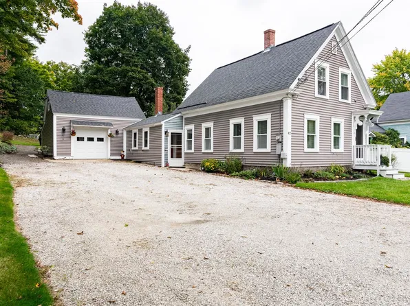 42 Epping Street, Raymond, NH 03077