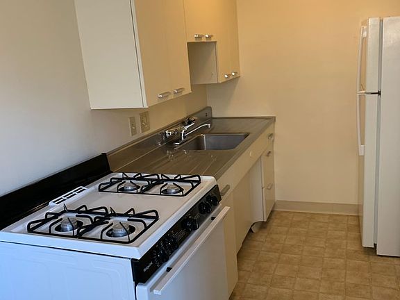 5th image of 1818 N St APT 106