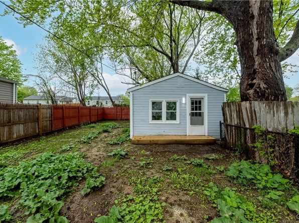 329 1/2 Fairmount Ave, Liverpool, NY 13088