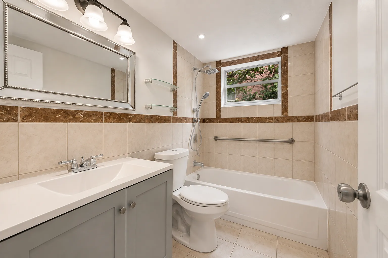 2 bed, 630 sqft, $2,295 — Photo 3