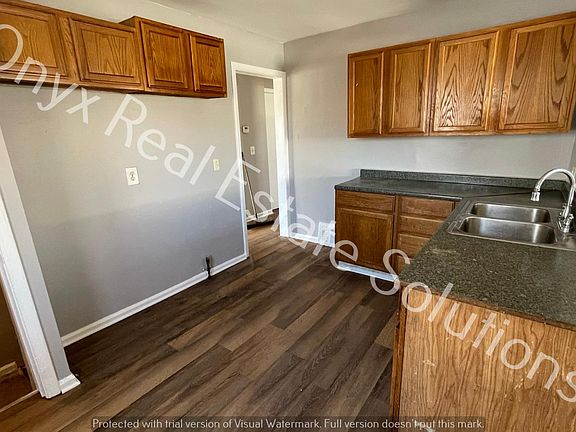 3rd image of 26736 Oakland St