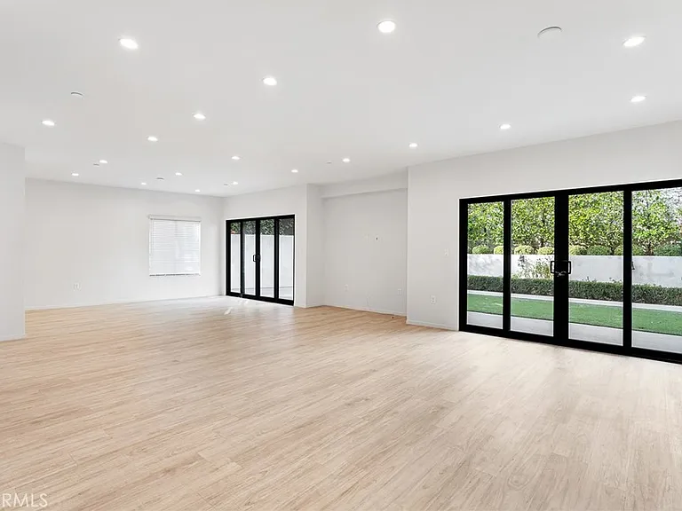 913 N Hilldale Ave #3 — Photo 2