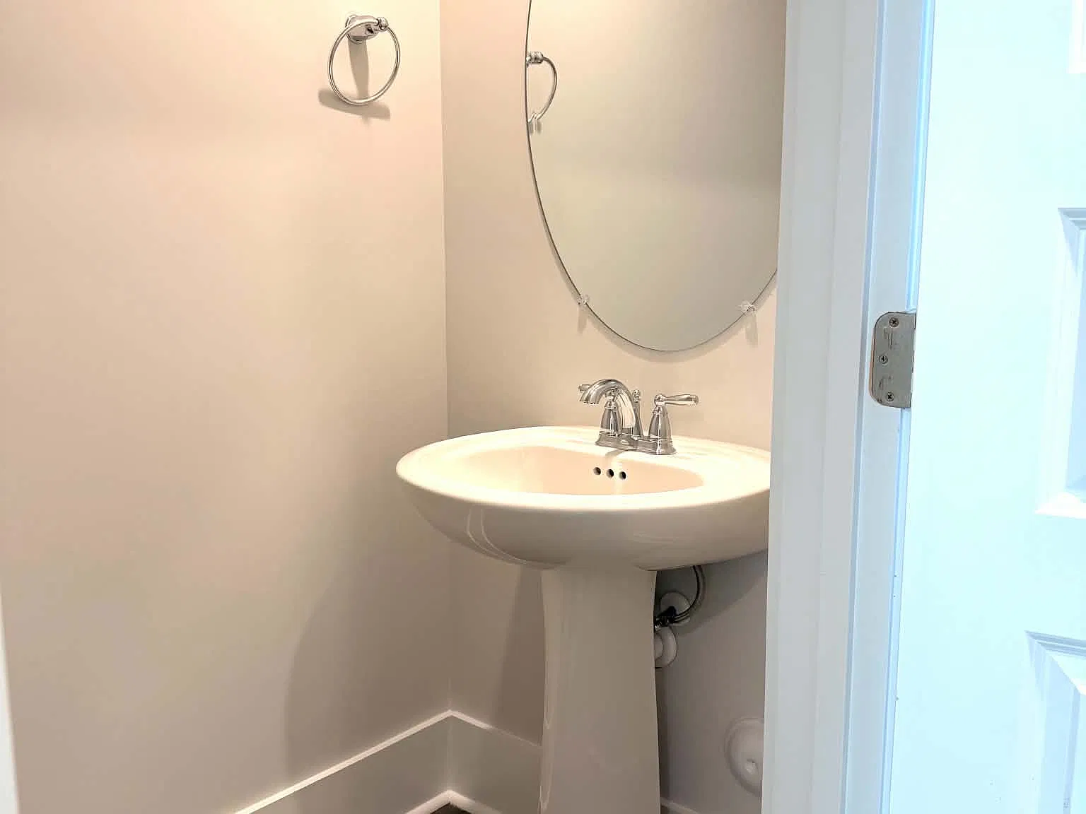 4 bed, 2.5 bath, 1555 sqft, $2,200 — Photo 4