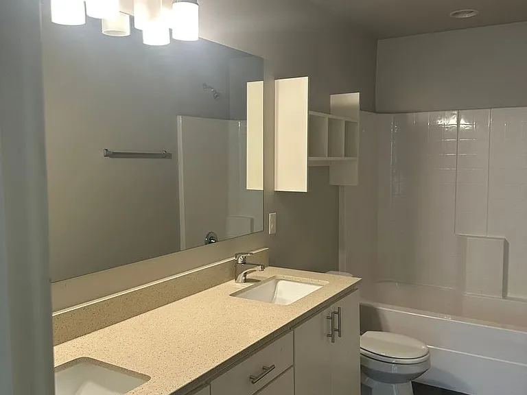 732 SW 14th St #14 — Photo 7