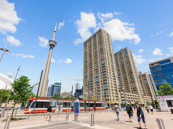 270 Queens Quay W #2903, Toronto, ON M5V 3J2