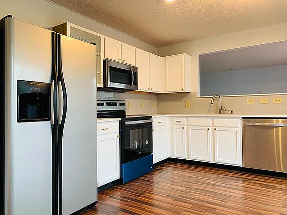 5th image of 15262 Beam St